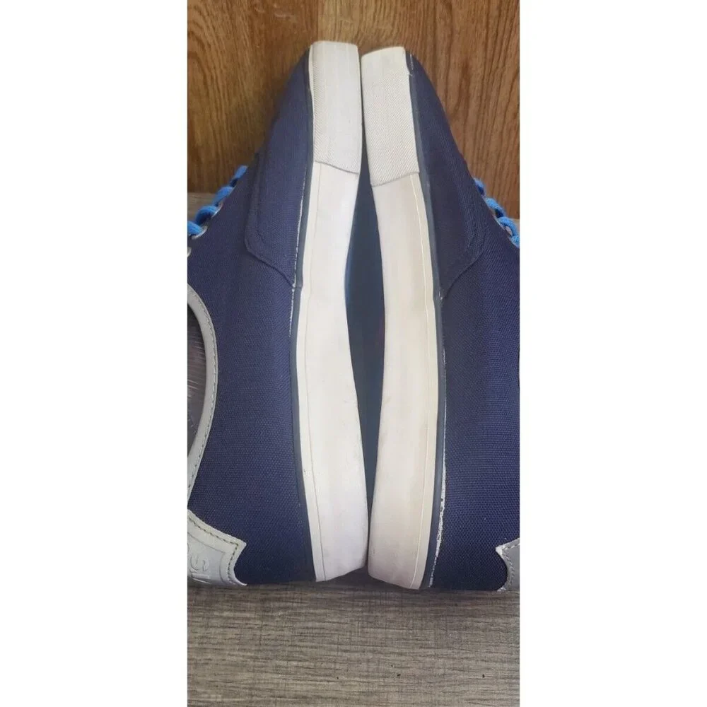 Levis levi canvas